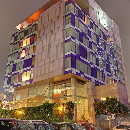 Mosaic Hotel Noida Exterior foto