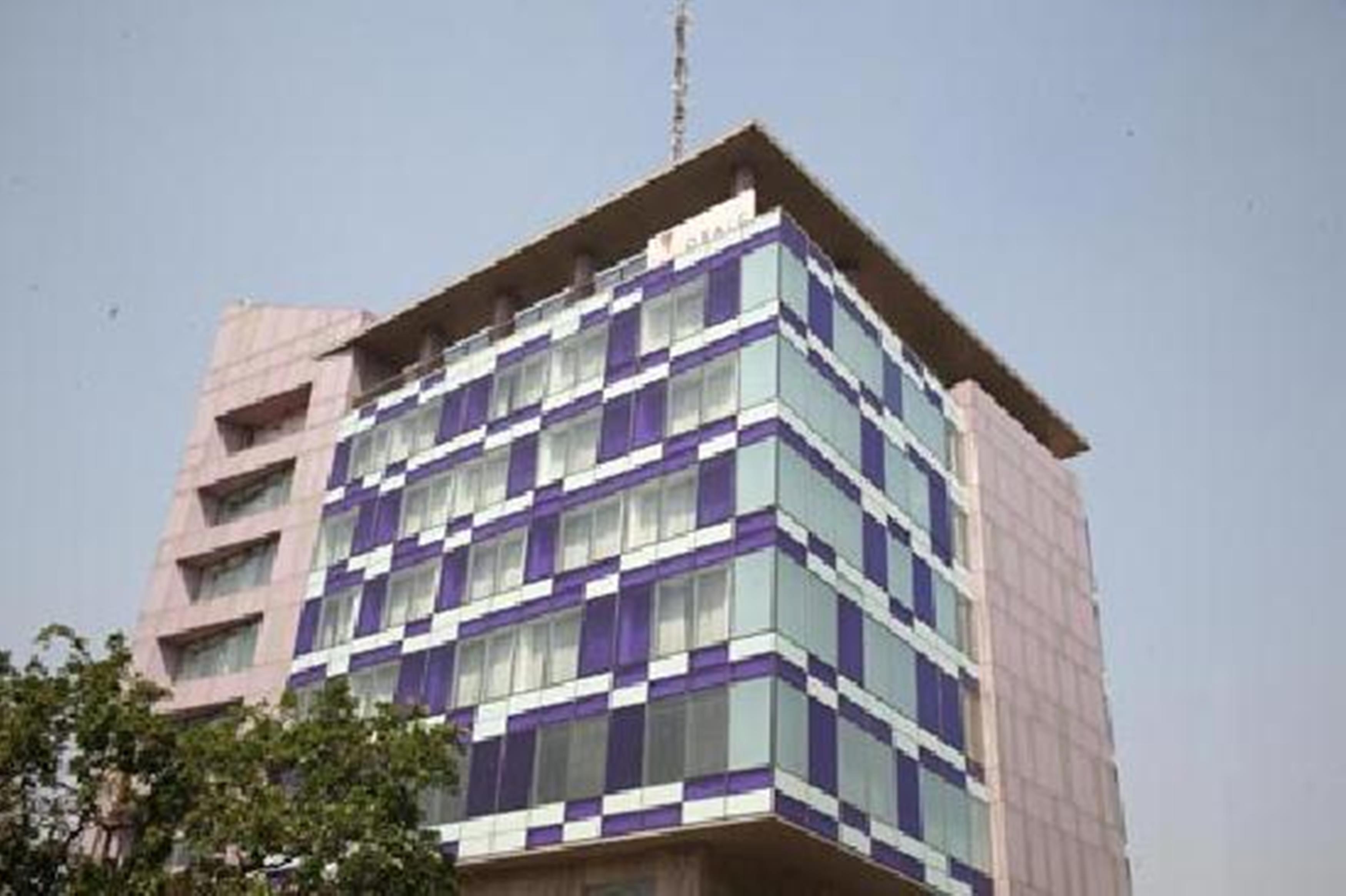 Mosaic Hotel Noida Exterior foto